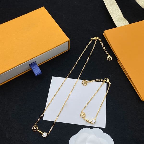 Fashion Pendant Necklace Bracelet Suit Designer Necklaces Stone Letters Design Wedding Gift Top Quality