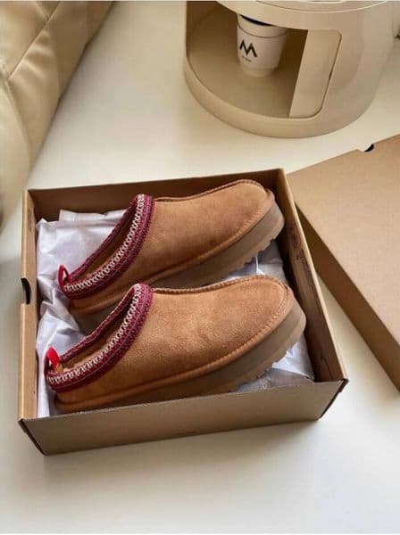 Cloudbust Shoes Sneakers Boot Oversize Sneaker Trainers Thunder Knit Luxury Designer Light Rubber Sole 3D Men Womens Tazz Slipper Snow Booties