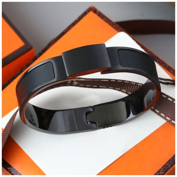Top Quality Desinger Bracelets Bangle For Men Gold Bangles Black Stainless Steel Letter Bracelet Lovers Jewelry 26526