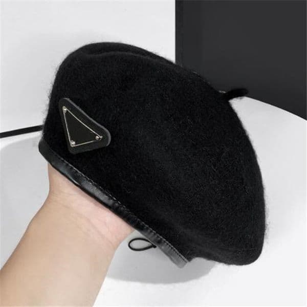 Designer Womens Berets Letter Luxury Tie-Dye Cashmere Hat Beret Cap Lady Outdoor Travel Warm Winter Windproof Caps Fashion Accessories