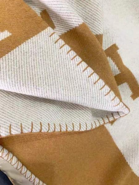TOP QUAILTY Blankets SAME AS SHOP 90% WOOL NEW Color Camel and cushion 135&170cm 1500g Thick Home Sofa Blanket Big Size