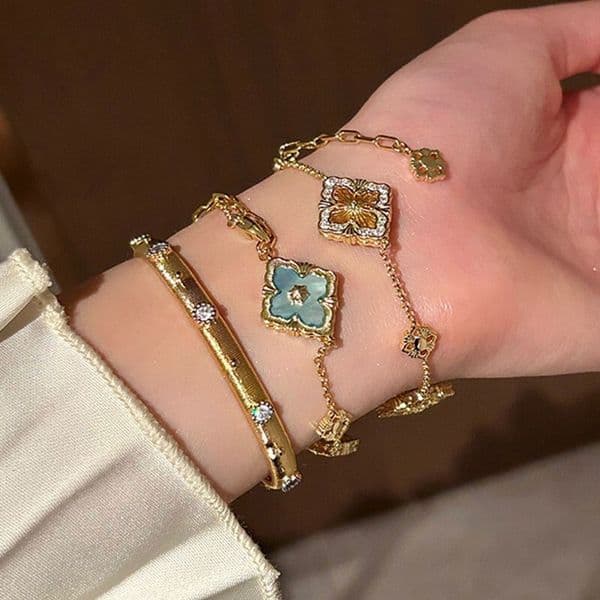 Luxury Brand Designer Jewelry European And American Metal Flower Bracelet For Women, Niche High-End Simple Versatile Fashion Light Luxury Jewelry Accessory