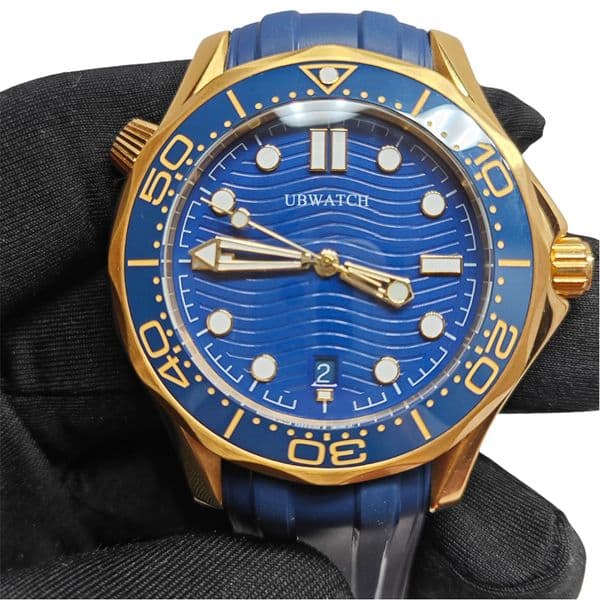 42MM Y1 Diver 300M Automatic Hardlex Glass Delicate Wave Texture Mens Watches Outstanding Stainless Steel High End Wristwatches