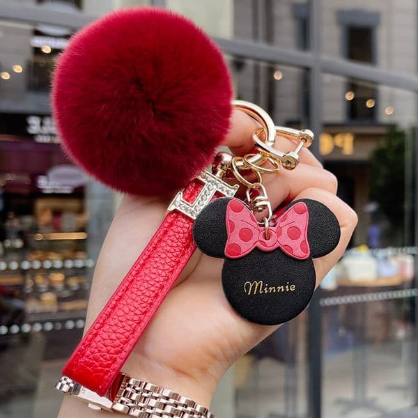 Designer Plush Keychain Pendant Female Fashion Luxury Cartoon Car Keychain Ladies Backpack Ornament Bag Pendant Couple Gift