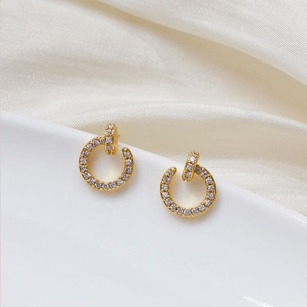 Minimalist Earring Designer Luxurious Free Shipping Women's Ear Inlay Micro Diamond Rivet Design Niche Style Cool And Chic Earrings Jewelry