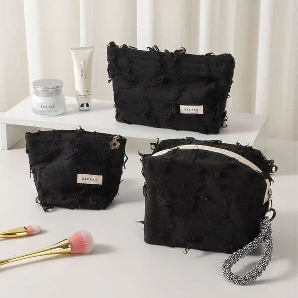 Simple temperament tassel cotton and linen womens makeup bag large capacity portable skincare product pillow bag handheld bag 250904BJ
