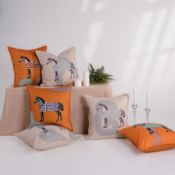 Hand-Embroidered Cushion Horse Pattern Hug Pillowcase Sofa Home Office Living Room Car Pillow Cover 45Cm 12545