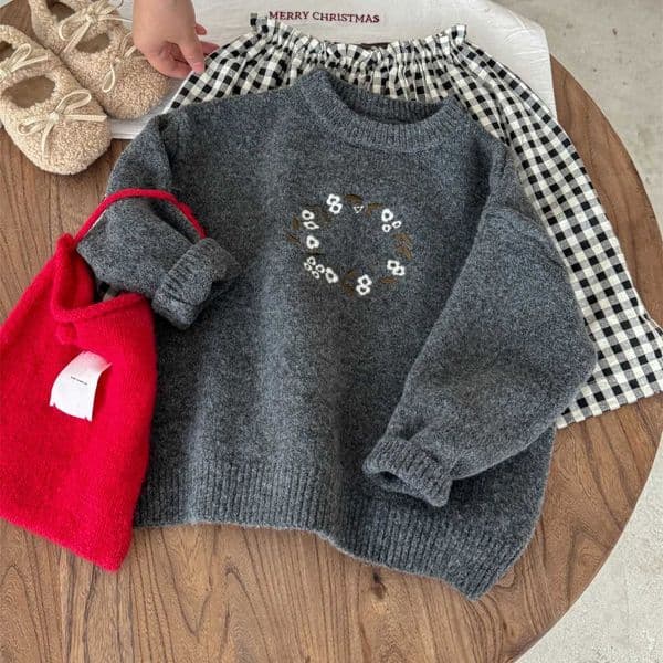 Girls Sweater 2025 Autumn New Childrens Clothing Korean Style Girl Baby Loose Embroidery Flower Pullover Sweater Casual X250906