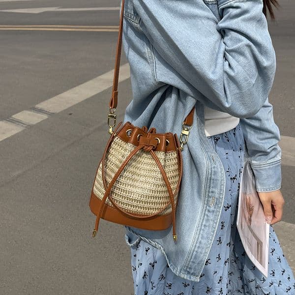 Free Shipping New Designer Bag Straw Woven Women's Bag Niche Design Fashion Retro Rattan Drawstring Bucket Bag Versatile Crossbody Bag