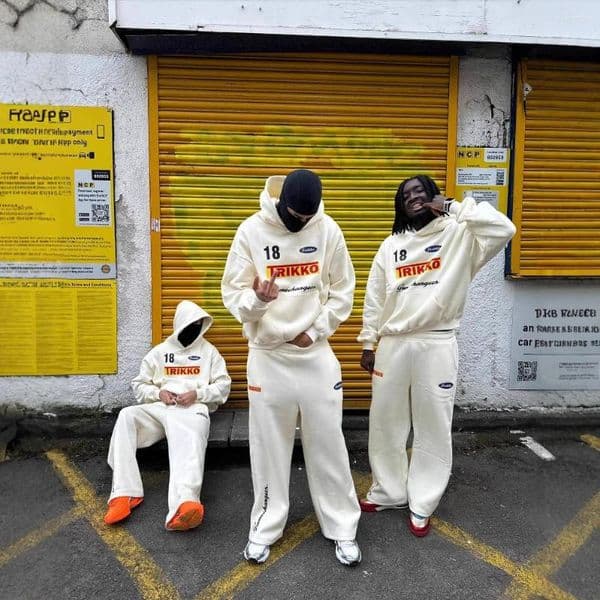 Men's Tracksuits Man Womans Oversized Hoodie Set With Beige Graffiti Print Streetwear Mans Tracksuit Autumn High Street Sets For