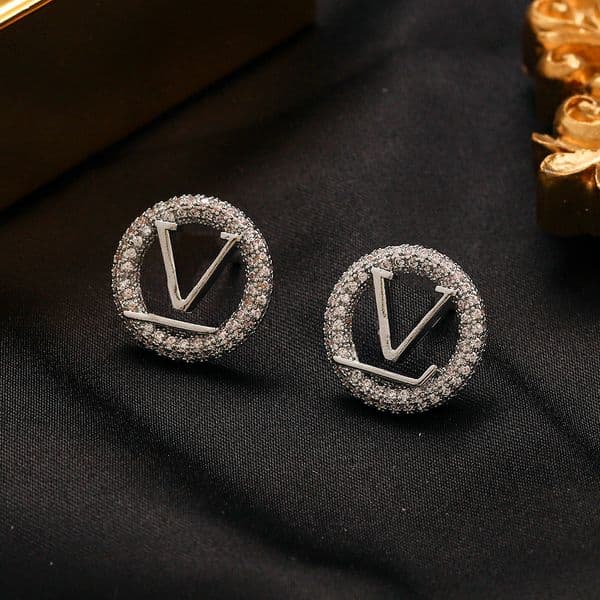 Luxury Earring Brand Designers Letter Stud Earring Women 18K Gold Plated Earring Jewelry Accessories Wedding Gift