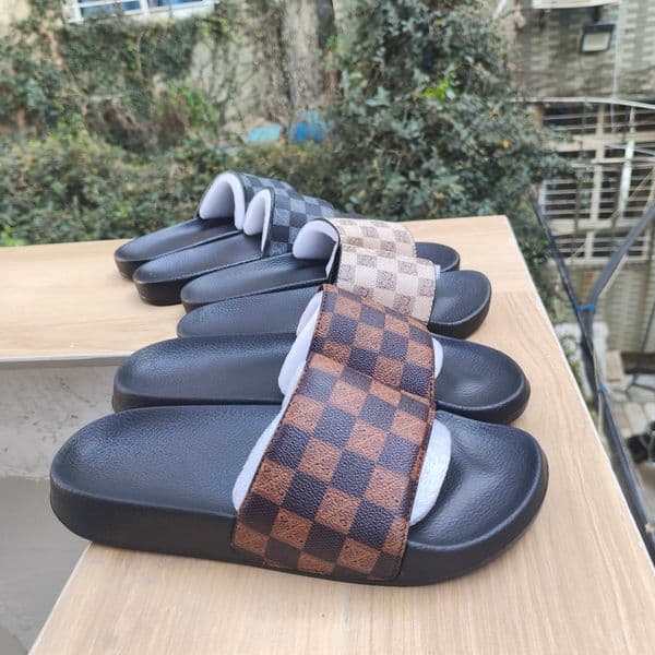 Fashionable shoesHome High-End Ultra-Soft Lightweight One-Word Slippers Large Size for Women Slippers