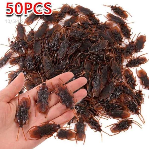 5030105Pcs Novelty Fake Cockroach Trick Props Realistic Plastic Bugs Funny Halloween Party Decorations Simulation Tricky Toy X250913
