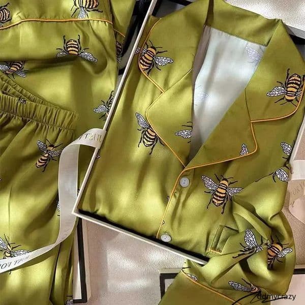 Bee Print Women's Pama Set - Faux Silk Satin 2-Piece Pyjama Long Sleeve Sleepwear For Spring/Autumn