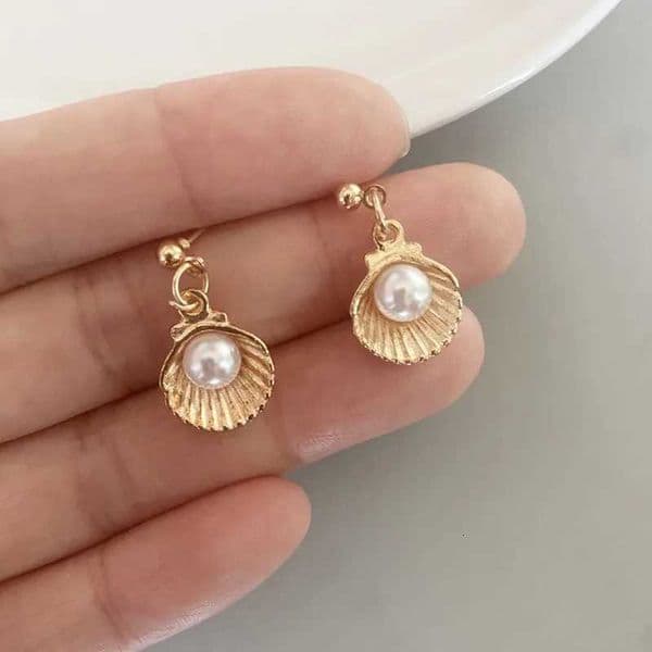 Fashion Simple Stud Earrings for Women Girl Shell Imitation Pearl Vintage Trendy Womens Jewelry Golden Silver Color EararingsXJ250915