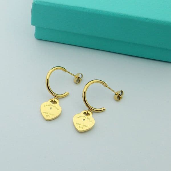 European and American fashion personality new T letter heart titanium steel micro-inlaid zircon luxury retro designer C-shaped earrings with box.