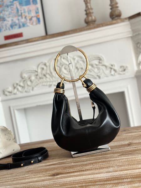 New Small Bracelet Hobo Bag In Grained Leather Luxury Designer Genuine Leather Zipper Closure Shoulder Bag Detachable Circular Handle Handbag Women Casual Tote Bag