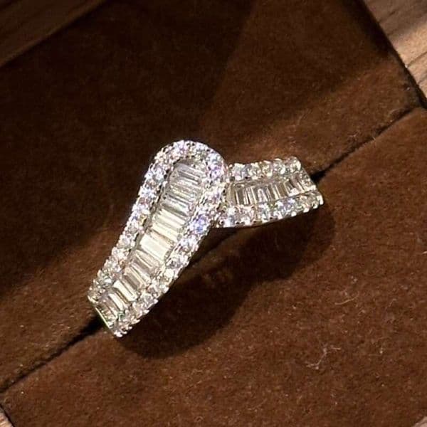 Light Luxury Asymmetric Herringbone Brilliant Galaxy High Carbon Fashion Beauty Point Platinum Row Diamond Ring High-end Feel