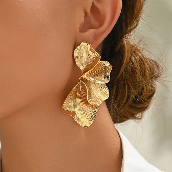 Simple Women's Statement Metal-Style Multi-Layered Niche-Designed Stud Earrings Petal Earrings Large Gold Flower Pendant Earrings for Women Unique Floral Jewelry
