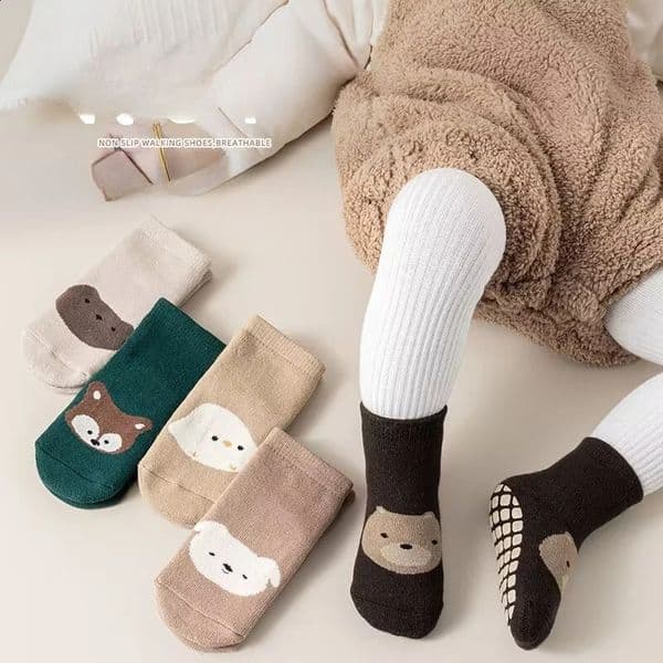 6 Pairs of Floor Socks born Dispensing NonSlip Indoor Soft Bottom Round Cartoon Mouth Boys and Girls Kidsrens Socks 250920BJ