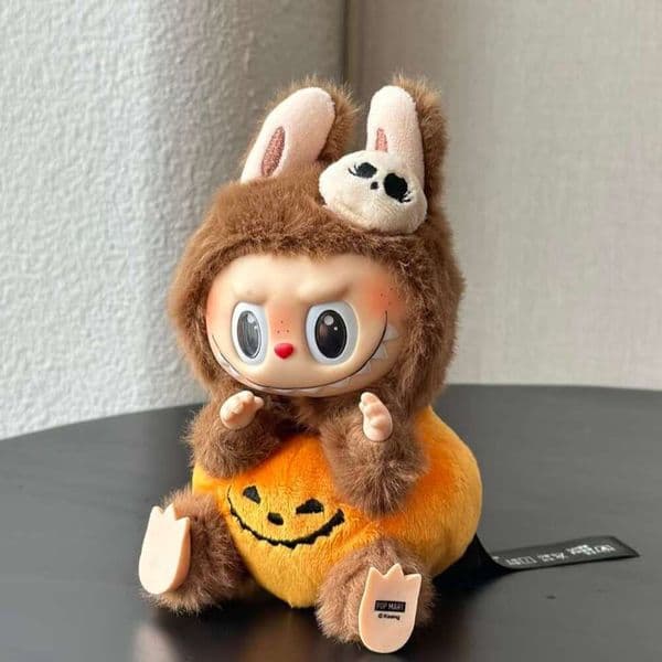 Halloween Labubu Doll Sitting Pumpkin Cute Vinyl P Pendant Desktop Toy Birthday Gift Y260516