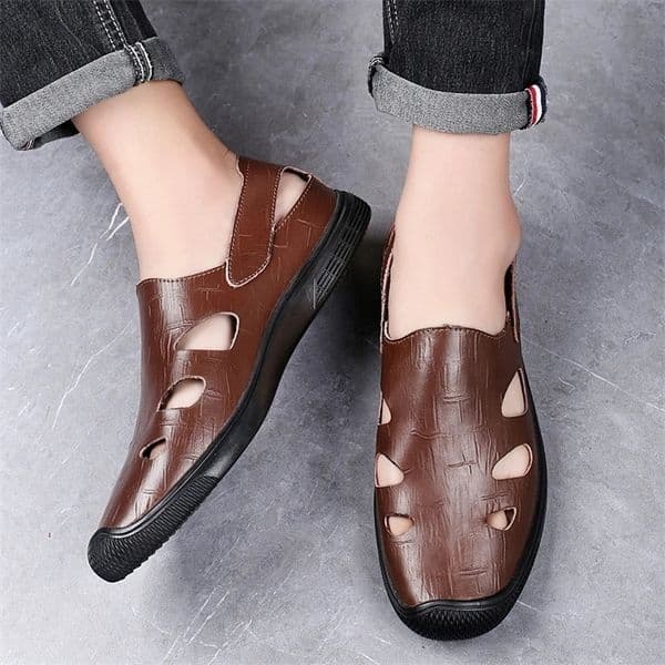 Summer hollow mens leather shoes with soft soles casual business mens sandals breathable office formal lightweight outdoor shoes 240615bj