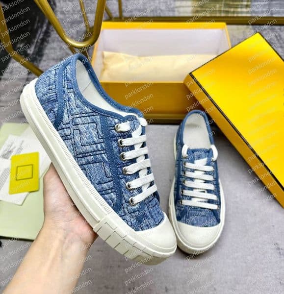 Designer Women's Men's Fashion Sneakers Shoes Embroidery Print Trainers Canvas Casual Shoes 32586