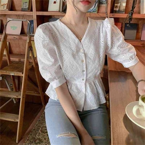 Crochet Hollow Puff Sleeve V-neck Lace Shirt Women Summer Ruffled Short Slim Waist Single Breasted White Blouse 210519