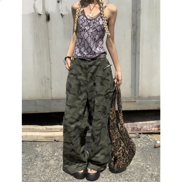 Green low rise womens top camouflage American fashion loose streetwear style wide leg tight fitting pantyhose straight pants 240822
