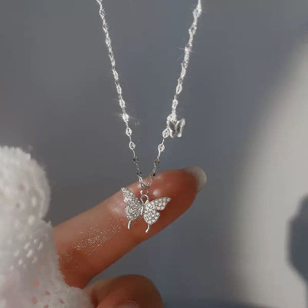 S Pure Sier Butterfly Necklace for Women, Niche Simple Versatile Light High-end Clavicle Chain, New Internet Celebrity Neck Chain Trend