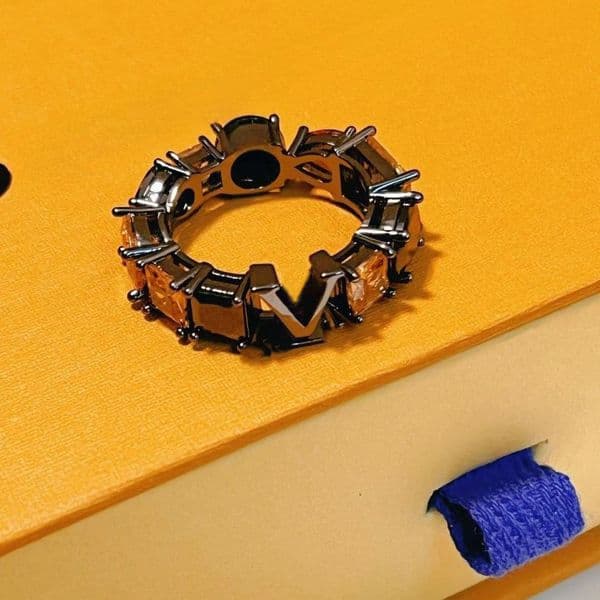 Designer Black Warrior Cushion Diamond Ring for Men and Women Letter LoVe Lightweight Luxury High-End Ring Titanium and Steel Fashion Trend Couple's Edition