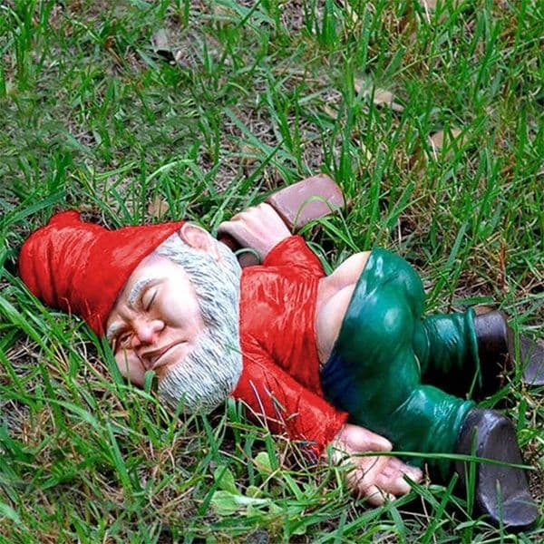 Decorative Objects Figurines Christmas Garden Dwarf Gnomes Statues Outdoor Decor Drunk Gnome Resin Sculpture Decorations for Patio and Yard Lawn Porch 231216wtt