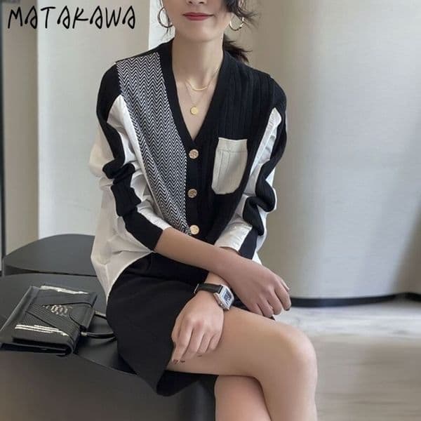 MATAKAWA Japanese Fashion Woman Sweaters Autumn Irregular Loose V-neck Cardigans Single-breasted Long-sleeved Sweater Women 210513wtt