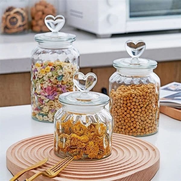 Modern heart-shaped sealed glass jar kitchen seasoning coffee bean jar transparent glass jar candy food glass storage container 240813bj