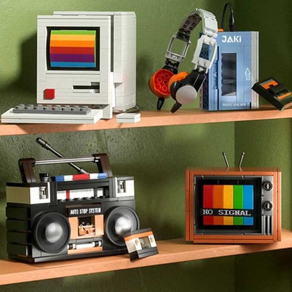 DIY Retro Electrical Appliances Furniture TV Tape Walkman Game Console Radio Building Blocks Model Bricks Sets Toys W250102