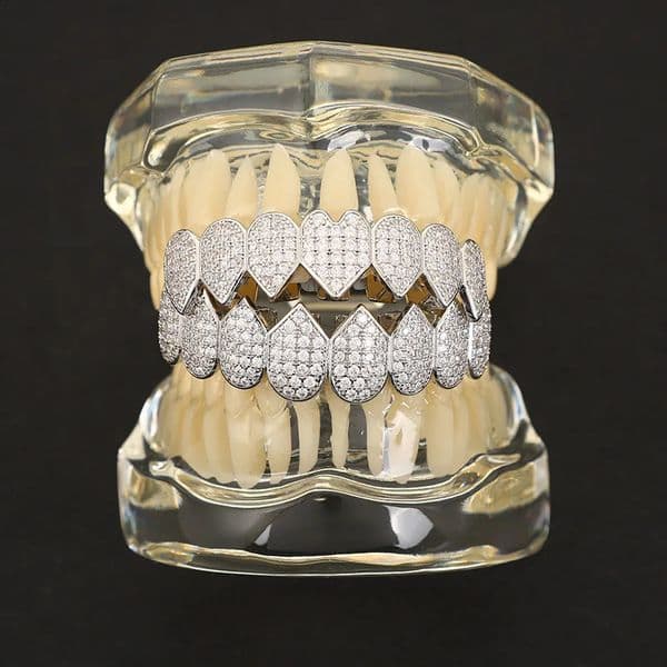 Iced Out Cubic Zircon Irregular Heart Teeth Set Men Women Top Bottom Stone Brass Material Hip Hop Cosply Decor 241226