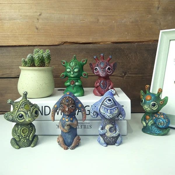 Creature Fantasy World Alien Statue Cartoon Game Character Figurines Forest Elf Sculpture Fairy Tale Garden Home Decoration 250106