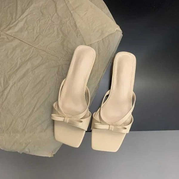 2024 Summer Shoes Square H Elegant Wen Slippers Outside Bowknot hot Leather Fem Slides Fashion Wens Sandals Z250107