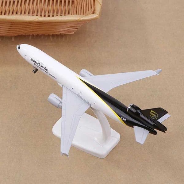 2026 New 20Cm Scale 1 200 Alloy Metal Air UPS Airlines Md-11 Diecast Airplane Aircraft With Wheels Landing Gears Aeroplane Model X250114 Des