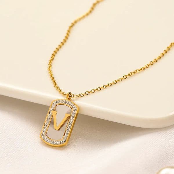 Luxury Brand Designer Pendants Necklaces Letter Choker Pendant Necklace Beads Chain Jewelry Accessories Gifts