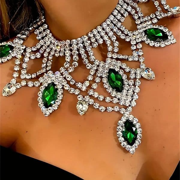Sexy and shiny rhinestone necklace fashionable and chic bridal wedding party jewelry necklace accessories Versatile 250109