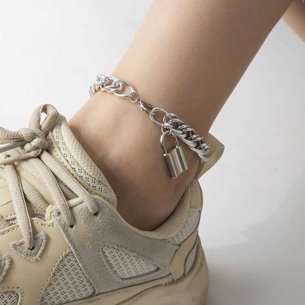 Simple Padlock Pendant Anklet Womens 2022 Vintage Gold Color Metal Chain Anklets Girls Summer Sandals Fashion JewelryXJ250121
