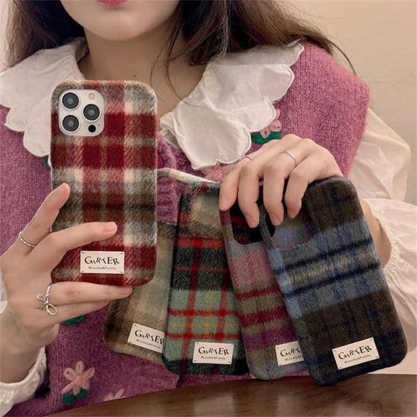 W Plaid Pattern Fabric Phone Case For iPhone 16 Pro 14 13 15 Pro Max Cover Soft Fuzzy Cute Cases For 15 Pro 14pro Max Z250122