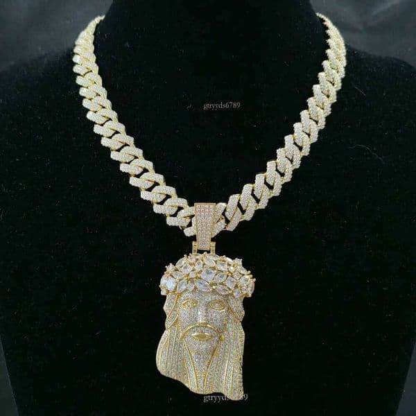 Top designer necklace Necklace Mosan Chain Jesus pendant with Mosan Cuban chain necklace Hip Hop Jewelry for quick delivery of men's gifts