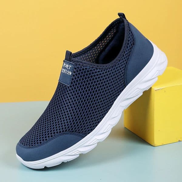 Lightweight Men Casual Shoes Breathable Slip on Male Casual Sneakers Anti-slip Mens Flats Outdoor Walking Shoes Size 39-47 250731