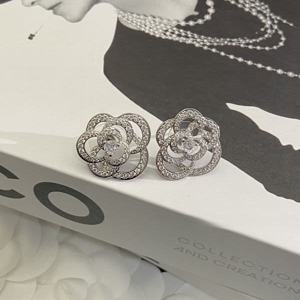 Designer Double C Camellia Necklace Full Rose Fashion High End Earrings With Diamond Hollow Flower Shaped Set Jewelry for Women Textured Eleg L260611UBHB