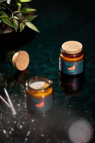 Soy Wax Aromatherapy Candle with Tea-Scented Wooden Lid - Burns for Up to 14 Hours Z260520