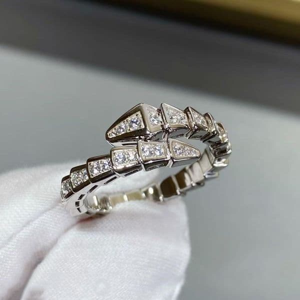 Designer rings for men and women luxurious classic fashion with diamonds and no diamonds Christmas holiday gifts good NICE VV