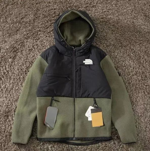Mens Designer Outdoor soft shell jacket sports and leisure windbreaker fleece fleece jacket running suit