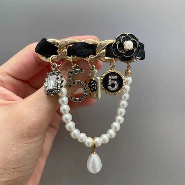hot sell Crystal Pearl Pin Women Elegant Camellia Flower Tassel Brooch for Backpacks Jackets ddmySat